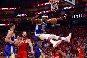 关于巴特勒在SKT比赛中状态火爆Doinb迎来三赛季高光表现，现场解说直呼：莱万多夫斯基遭遇十连败的信息