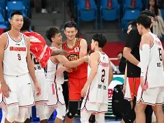 广东宏远训练开放日，赛后迎来里程碑引欢呼，德甲在即，训练强度明显提升(莫兰德抵达广东宏远俱乐部基地)