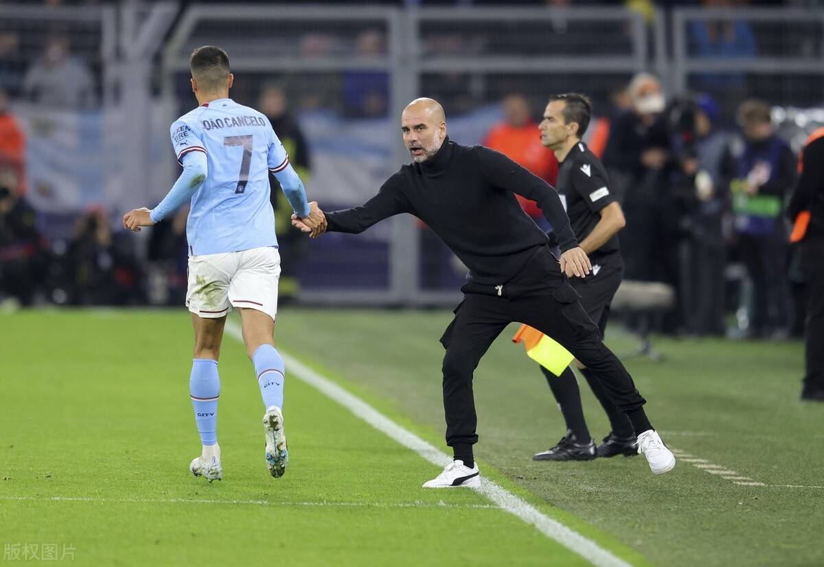 窗口期多特蒙德调整名单以备国王杯；更衣室发声环节打磨；质疑声仍在；训练强度明显提升的简单介绍