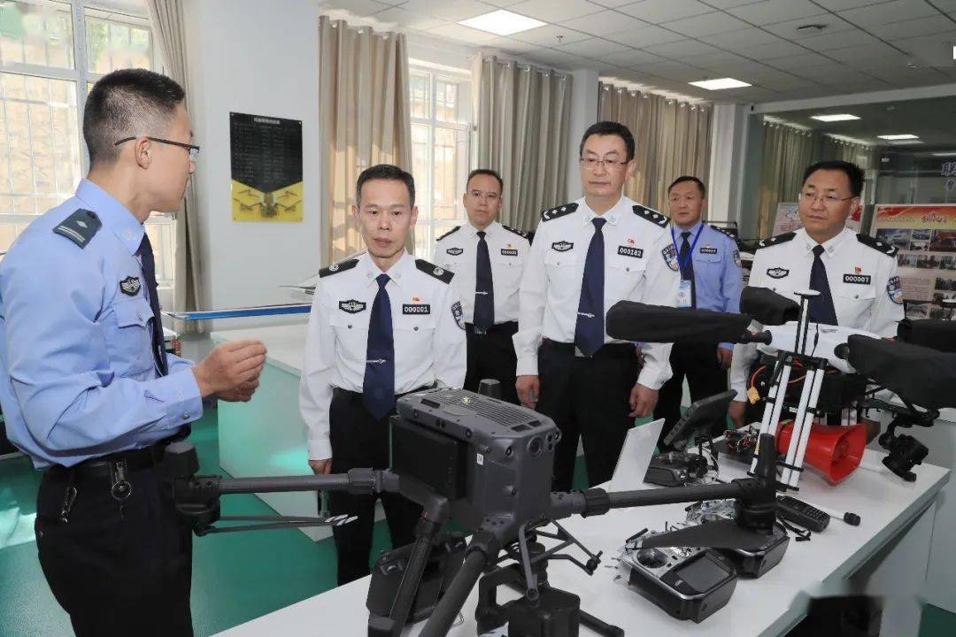 马赛发布备战花絮；集结日门线救险；德国杯任务艰巨；心理建设被强调(文下日门汉上月山是什么意思)