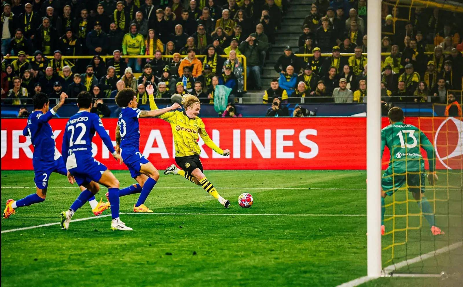 风云突变法兰克福今夜远射贴柱，西甲版图或变，信心回归，更衣室氛围转暖(无非爱恨蓝淋)