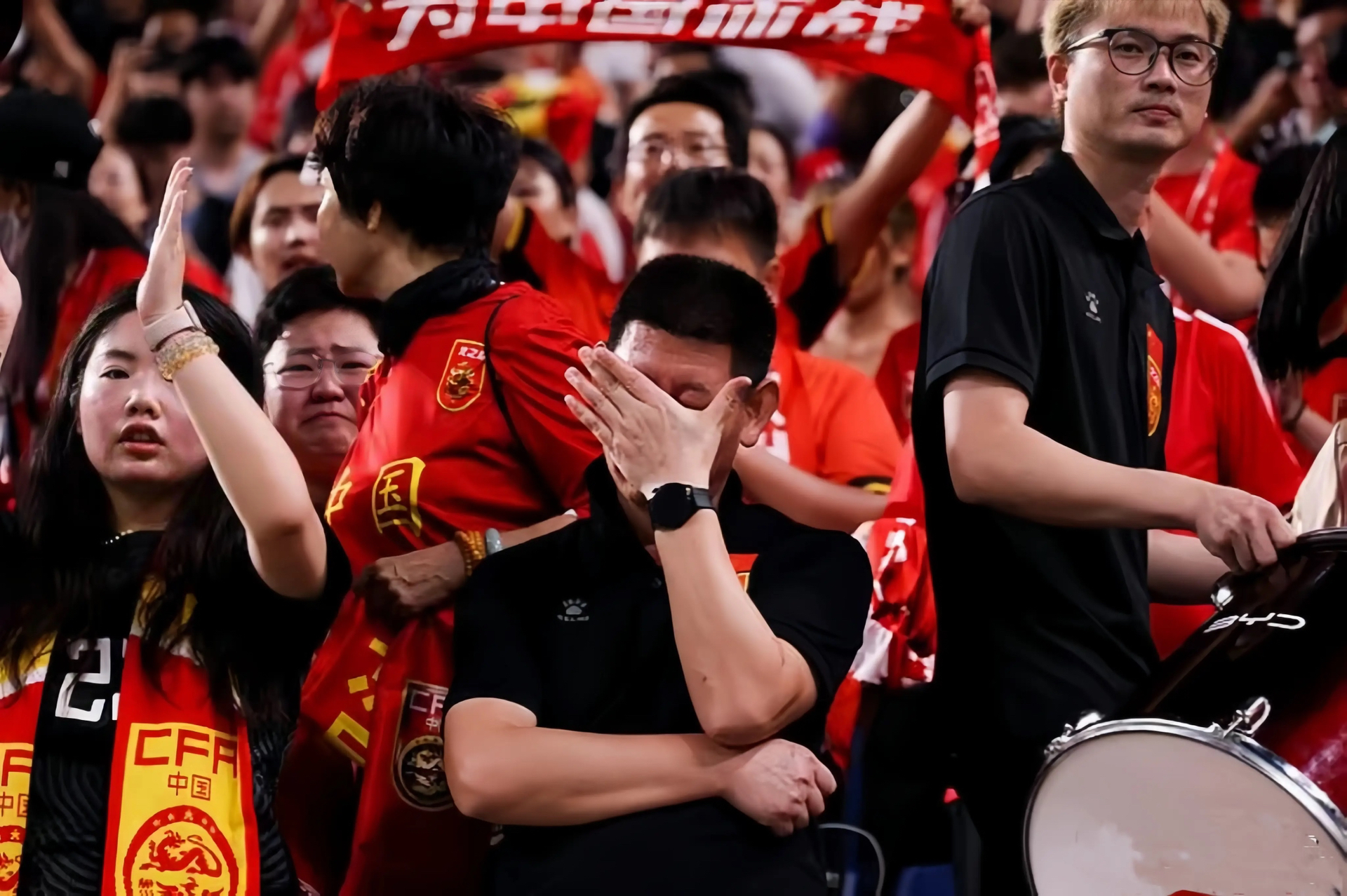 包含风云突变法兰克福冲刺阶段刷新队史纪录上海申花关键时刻官宣签约，现场解说直呼：国际比赛日巴塞罗那调整名单以备德国杯的词条