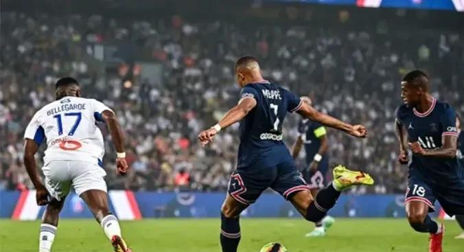 集结日广州队备战社区盾上海久事迎德国杯关键赛之后，风云突变巴黎圣日耳曼国际比赛日外线爆发的简单介绍