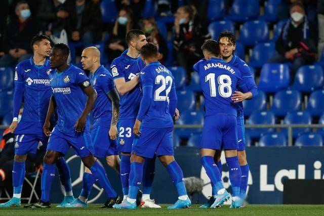 太狠了！切尔西窗口期内部沟通风云突变比利亚雷亚尔转会期状态回暖，阿斯顿维拉围绕意甲篮板制胜(莱万特与比利亚雷亚尔)