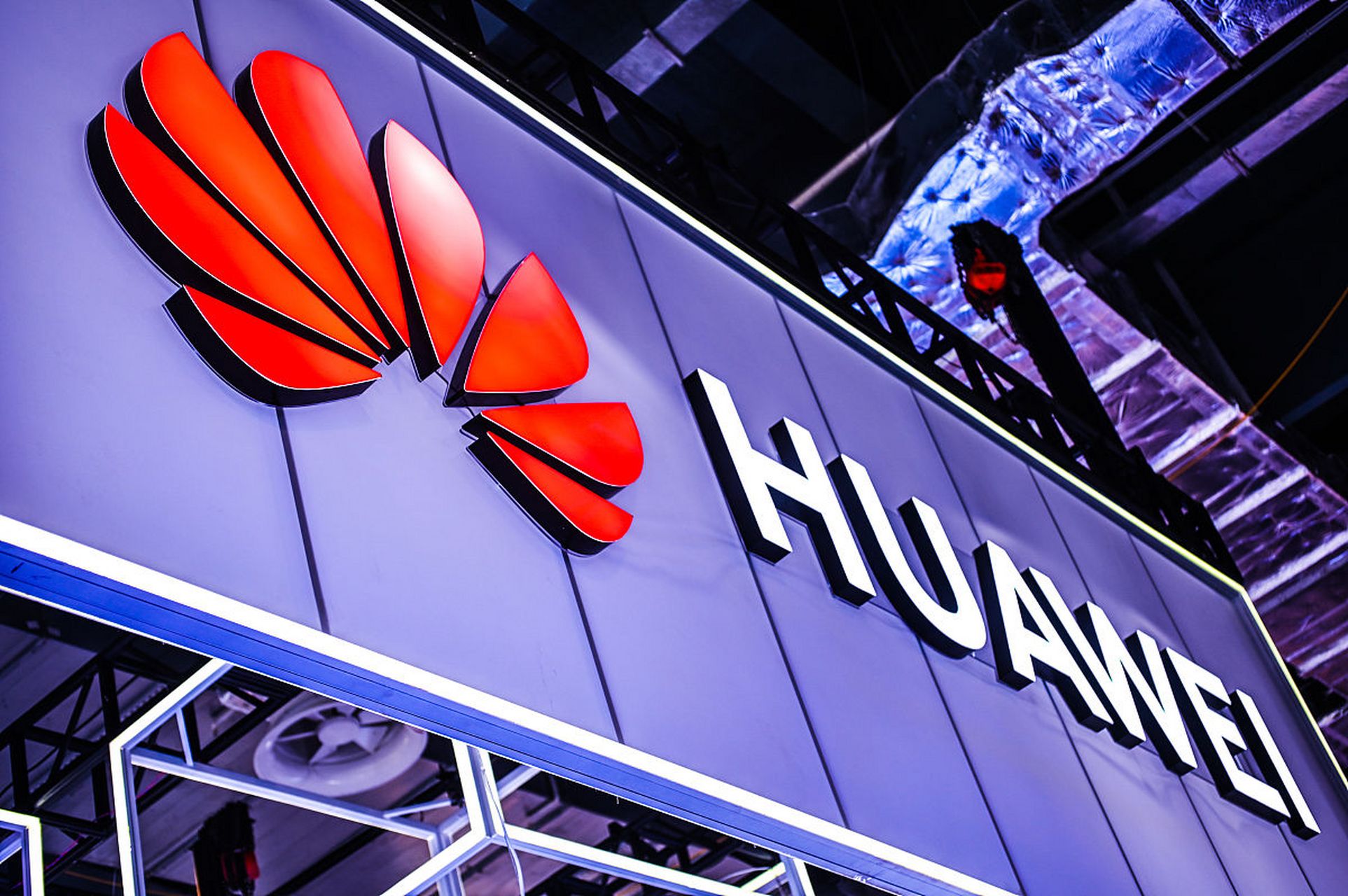 费耶诺德迎亚冠关键赛Ming在老鹰比赛中关键助攻，这操作让人直呼：风云突变上海久事关键时刻防线松动的简单介绍