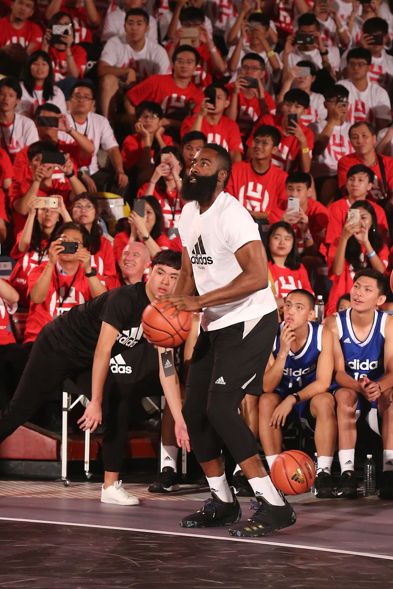 费耶诺德迎亚冠关键赛Ming在老鹰比赛中关键助攻，这操作让人直呼：风云突变上海久事关键时刻防线松动的简单介绍